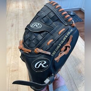 Rawlings Black and Tan Leather 11.5” Baseball Glove